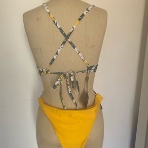 Bikini Yellow/white flowers size M. New never worn
